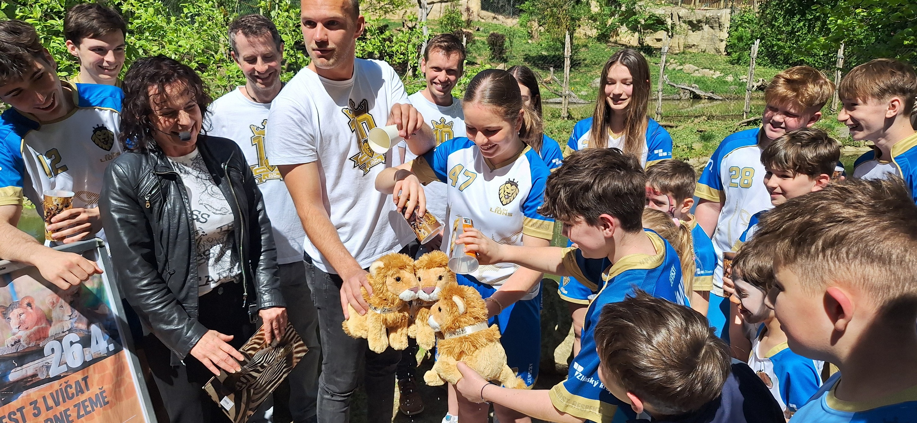 Pokřtili jsme tři nově narozená Lvíčata ze zlínské ZOO. Ta se nyní pyšní krásnými jmény