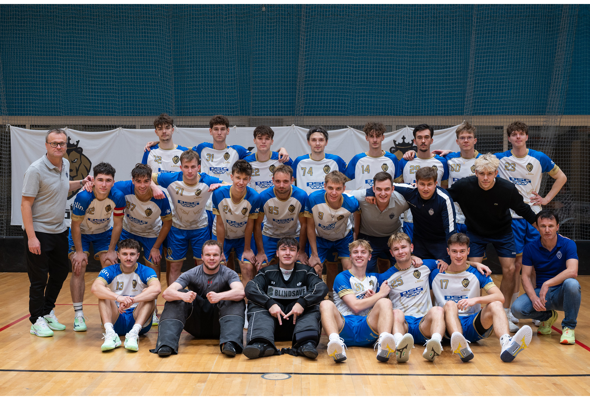 Ohl�dnut� za prvn� ��st� ligov� sezony mu��. Dvan�ct v�her a prvn� m�sto v tabulce